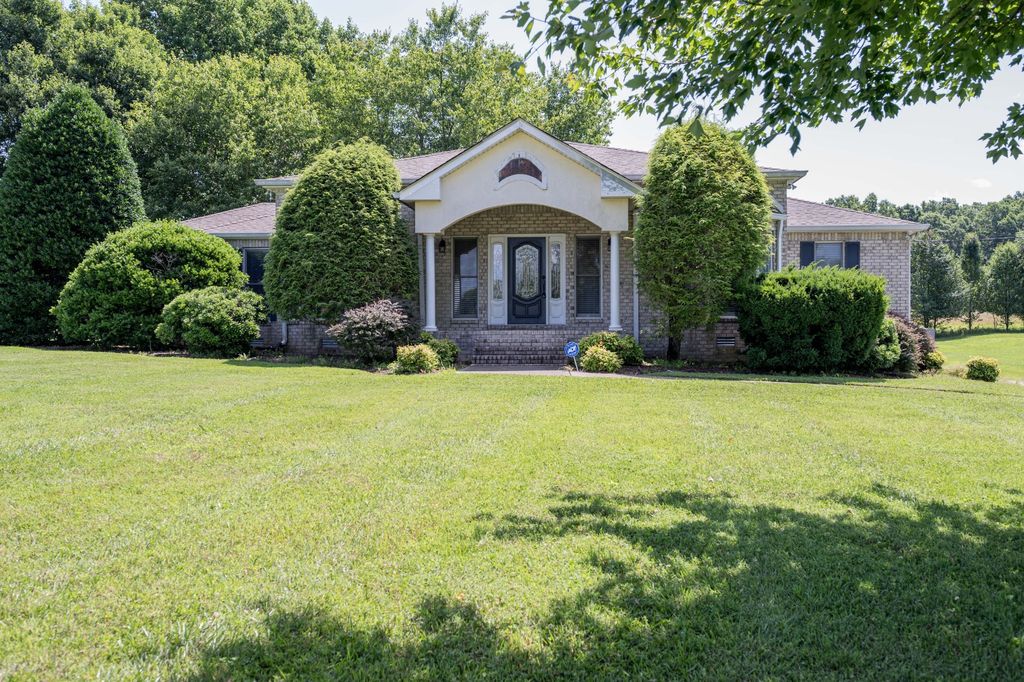 205 Meadowlark Ct, Dickson