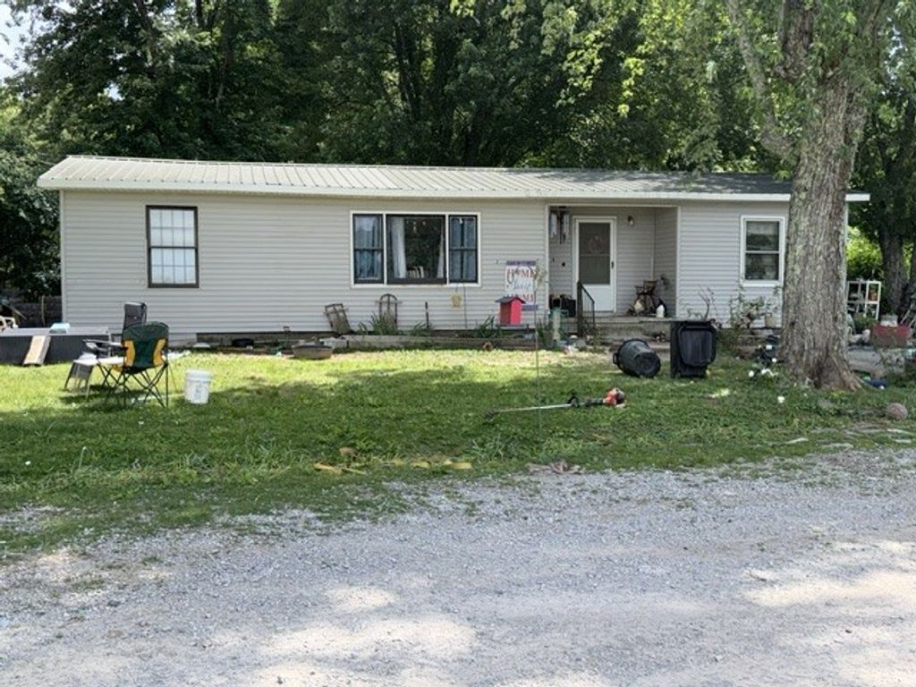 5362 Rowe Gap Rd S, Belvidere