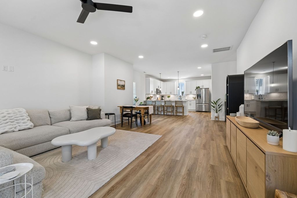 700 N Dupont Ave 310, Madison