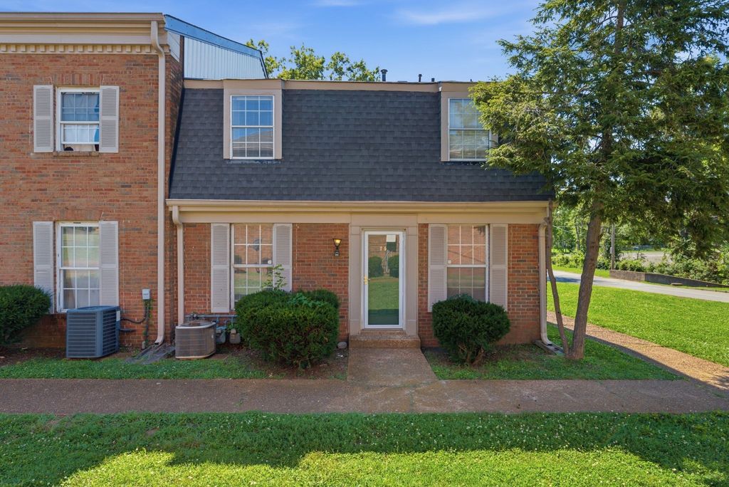 323 Forest Park Rd 7-5, Madison