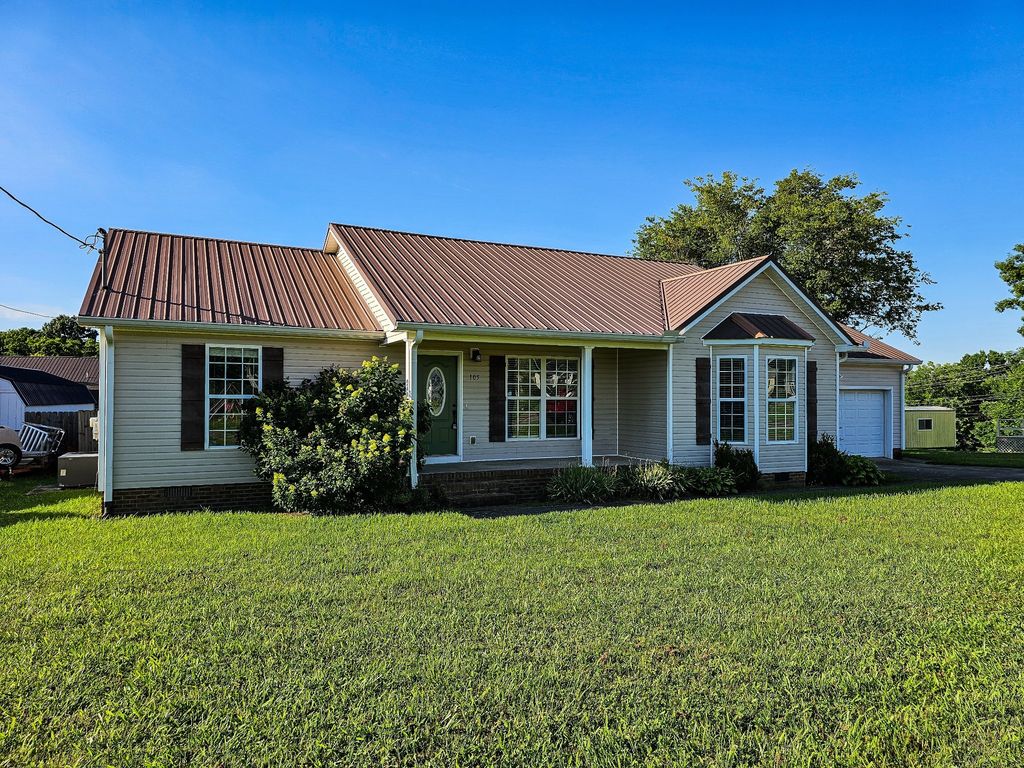 105 Twin Oaks Dr, Bell Buckle