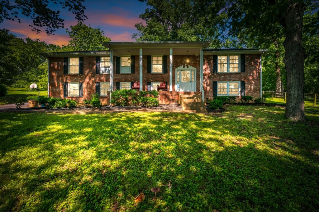 1204 Madison Creek Rd, Goodlettsville