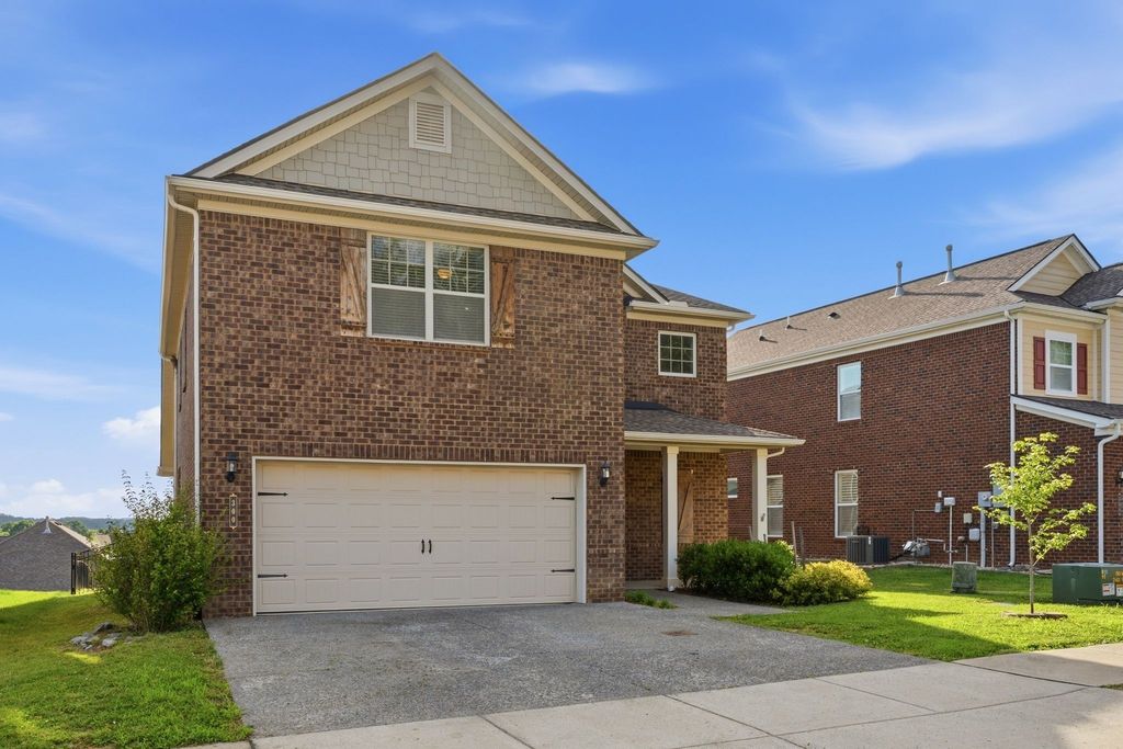 300 Black Thorn Ln, Gallatin
