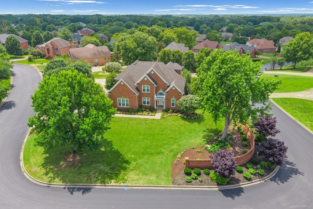 412 Treemont Dr, Clarksville