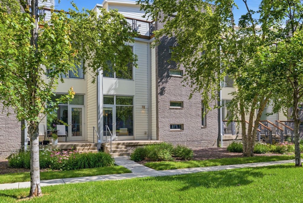 712 Strickland Dr, Nashville