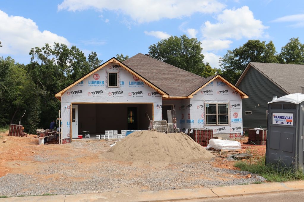 597 Willow Park Dr, Clarksville