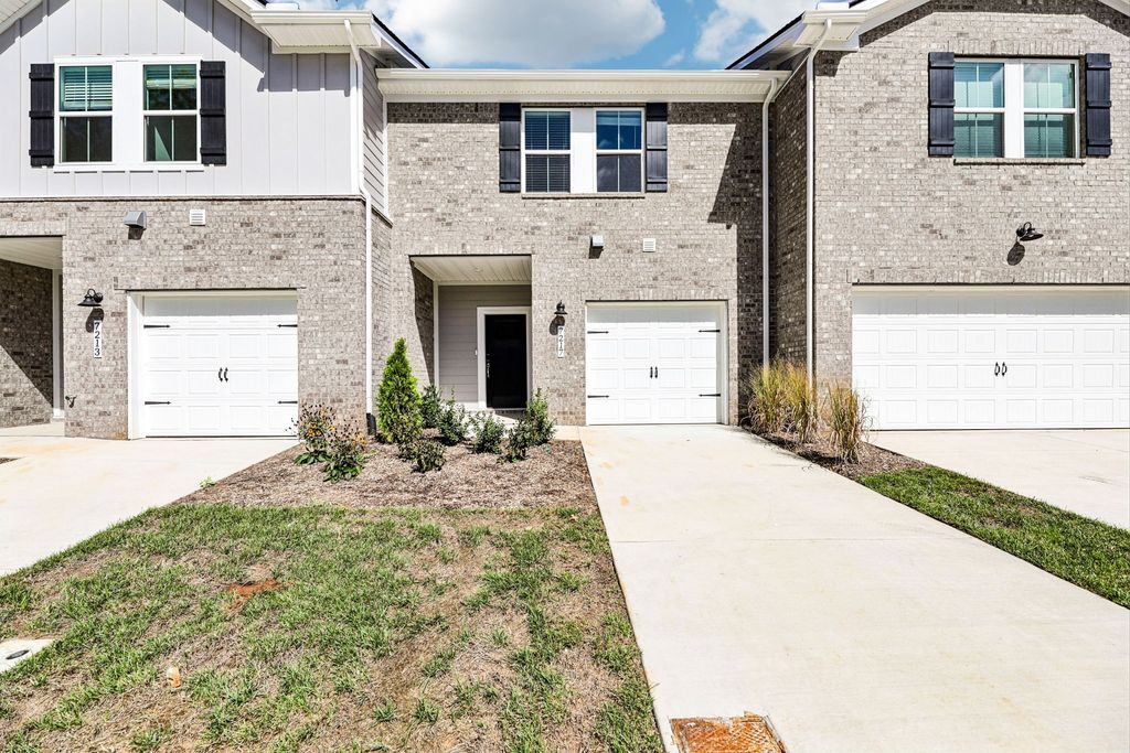 7217 Cedarcrest Ln, Fairview