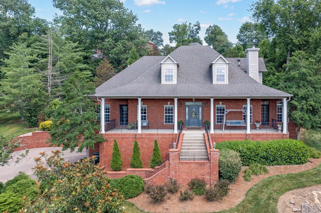 8216 W Chase Ct, Nashville