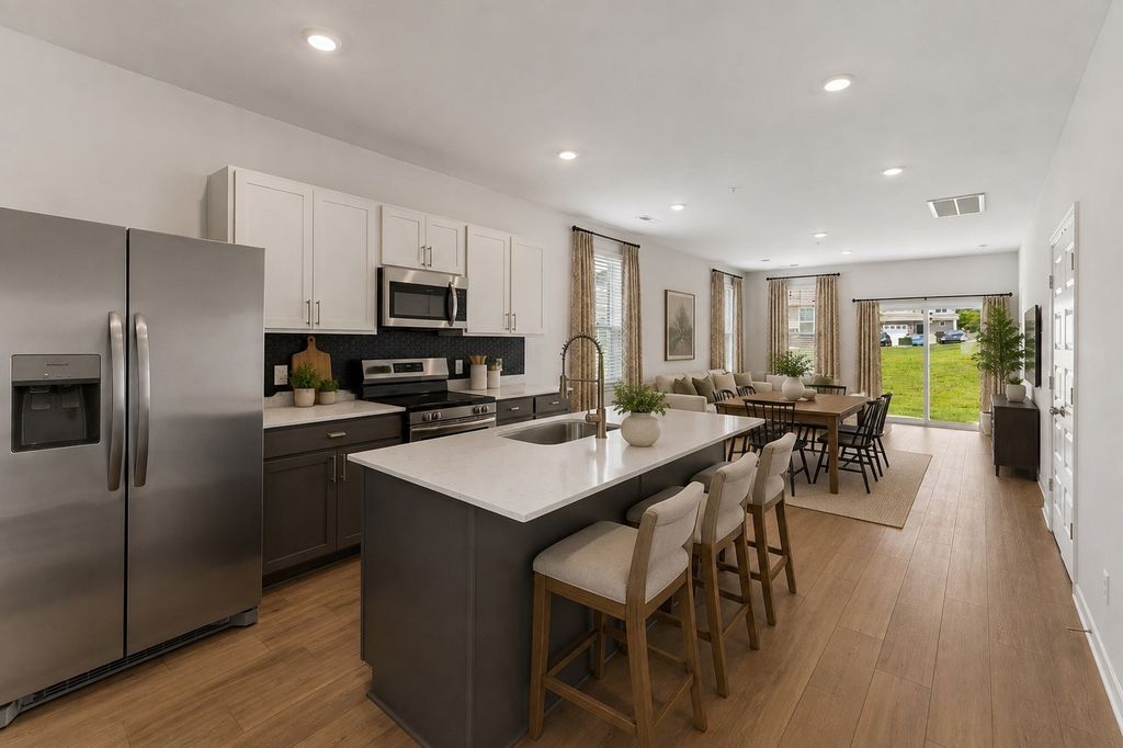 566 Trinity Way, Spring Hill
