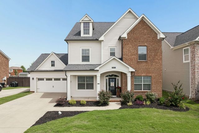 807 Sapphire Dr, Murfreesboro