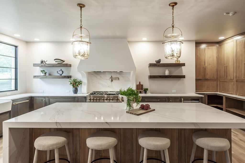 1205 Sequoya Trl, Columbia