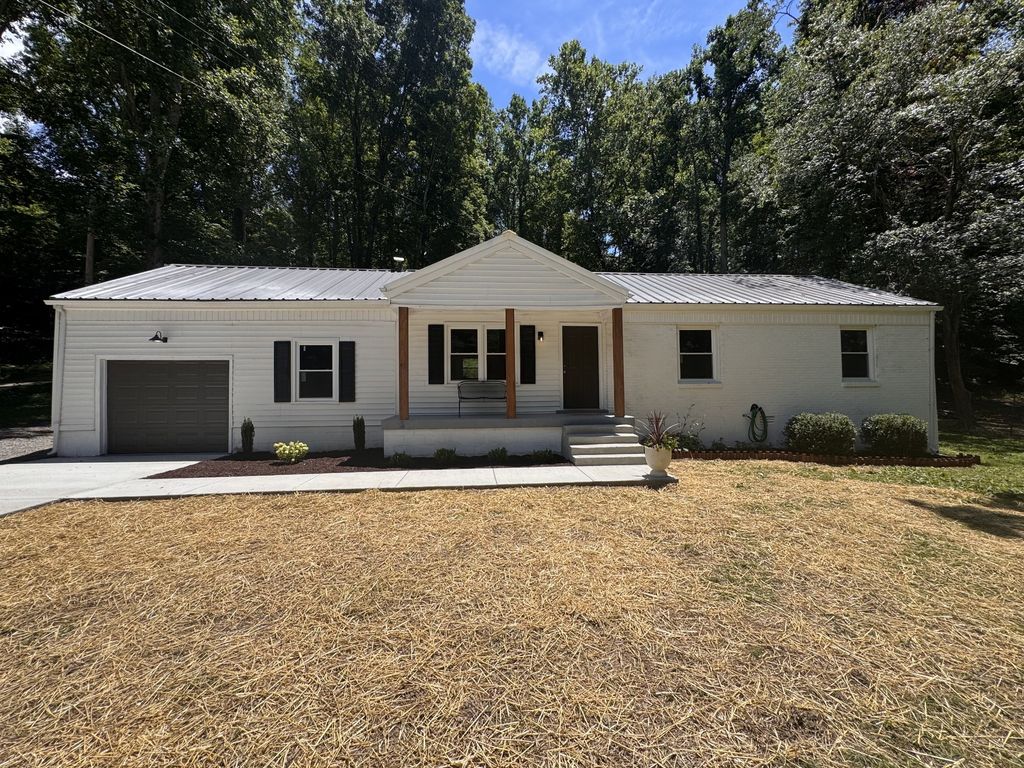 7880 Johnny Crow Rd, Lyles