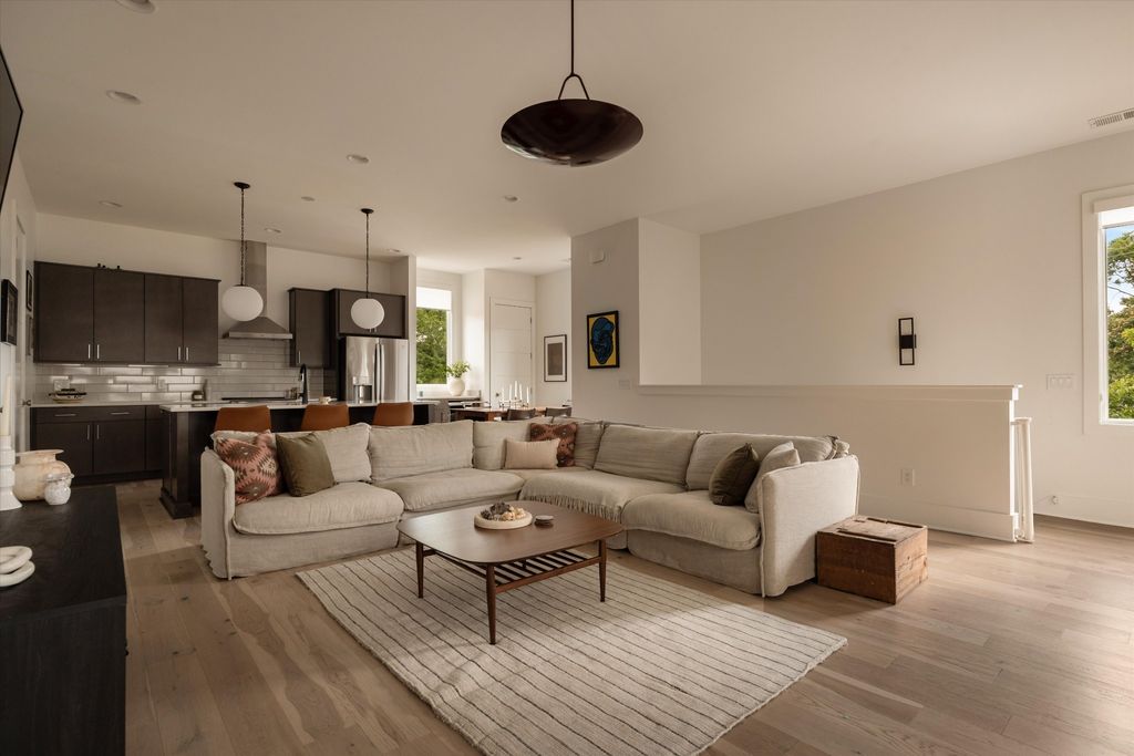 1242 2nd Ave S 10, Nashville