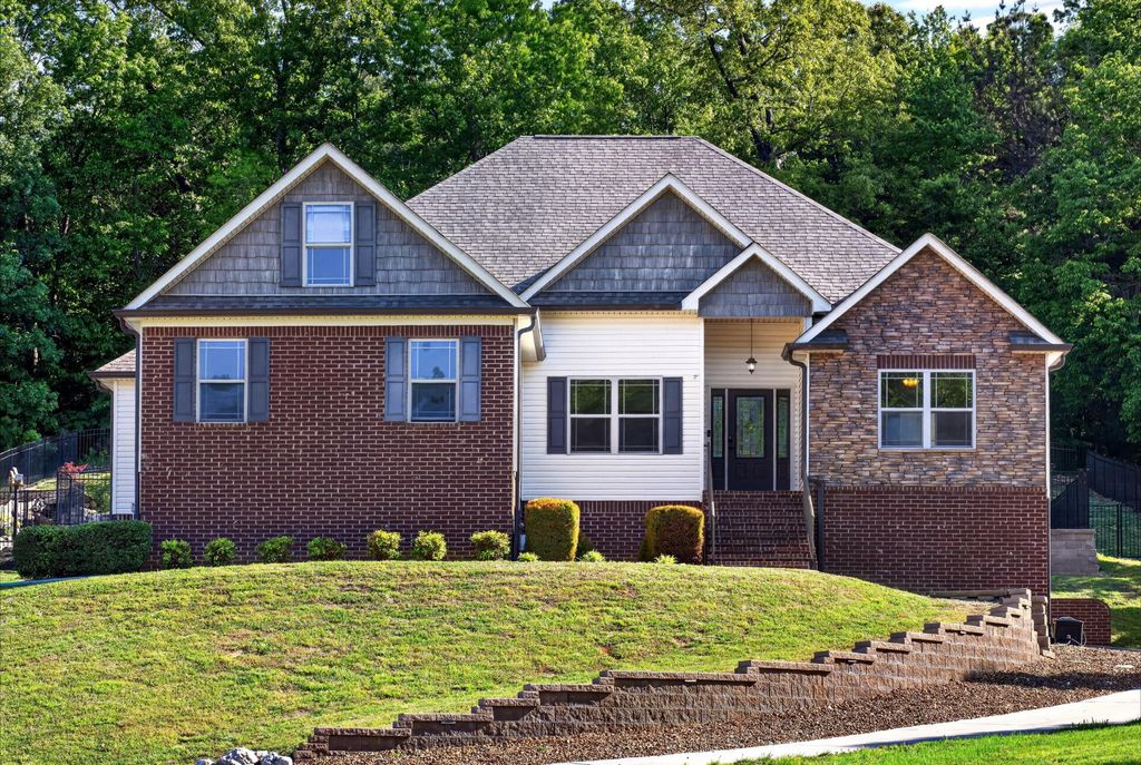351 Broken Arrow Lane Sw, Cleveland