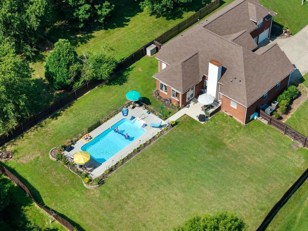 157 Mimosa Dr, Gallatin