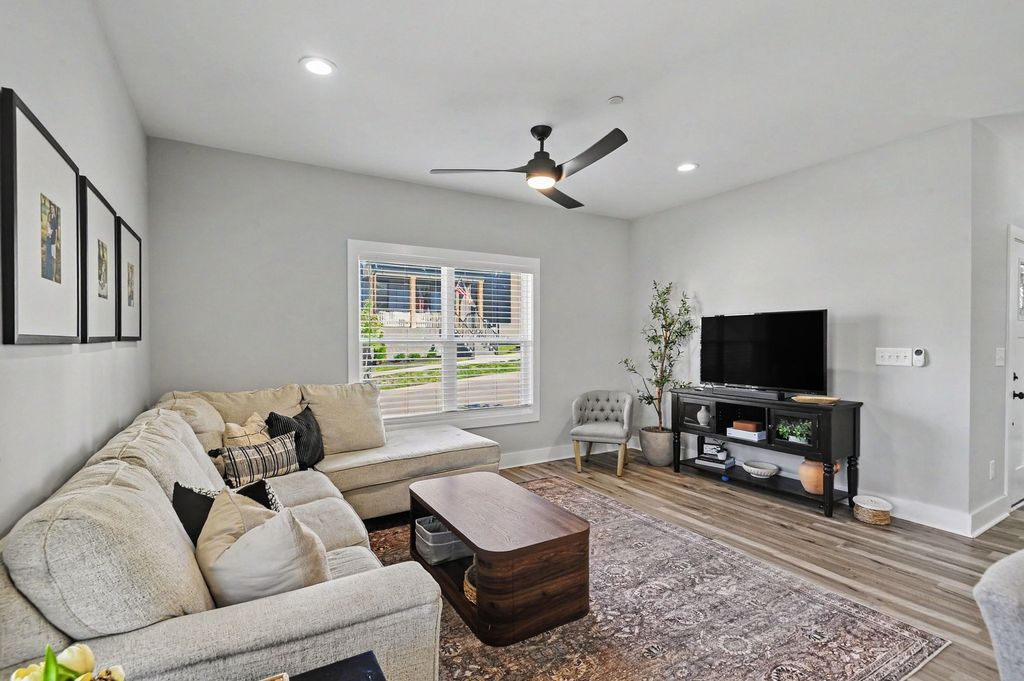 261 Franklin St, Pleasant View