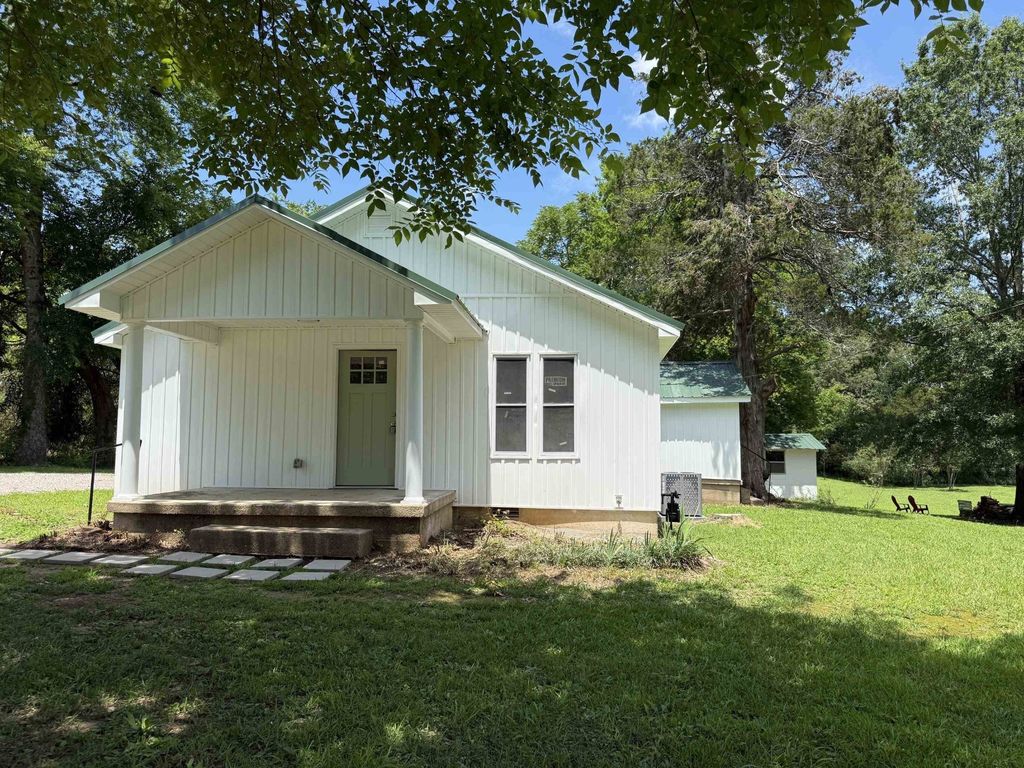 48005 Hwy 69, Saltillo