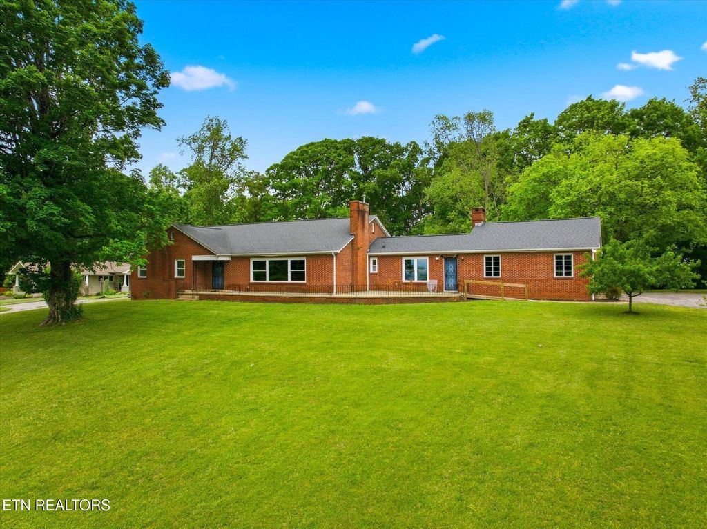 5215 E Sunset Rd, Knoxville