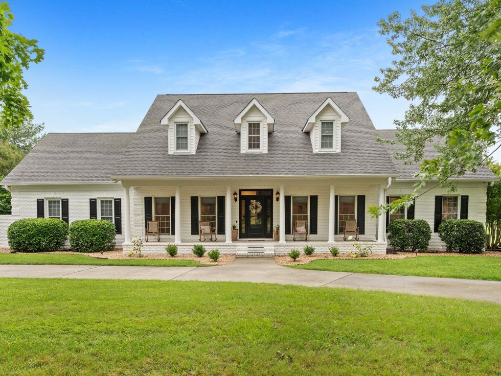 106 Fairways Blvd N, Tullahoma