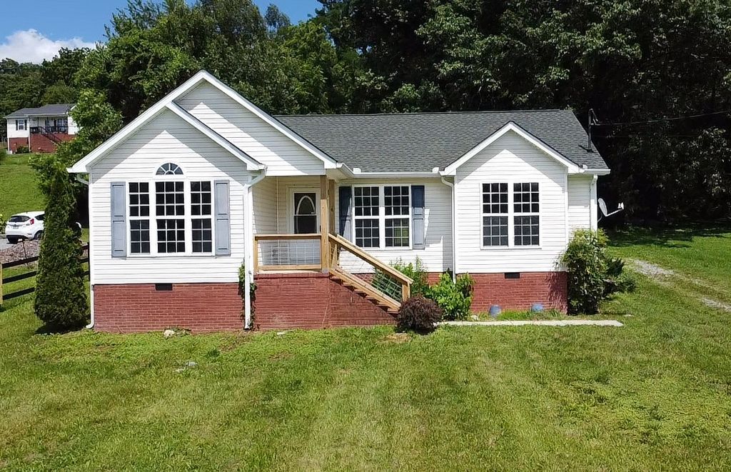 108 Sims Ave, Wartrace