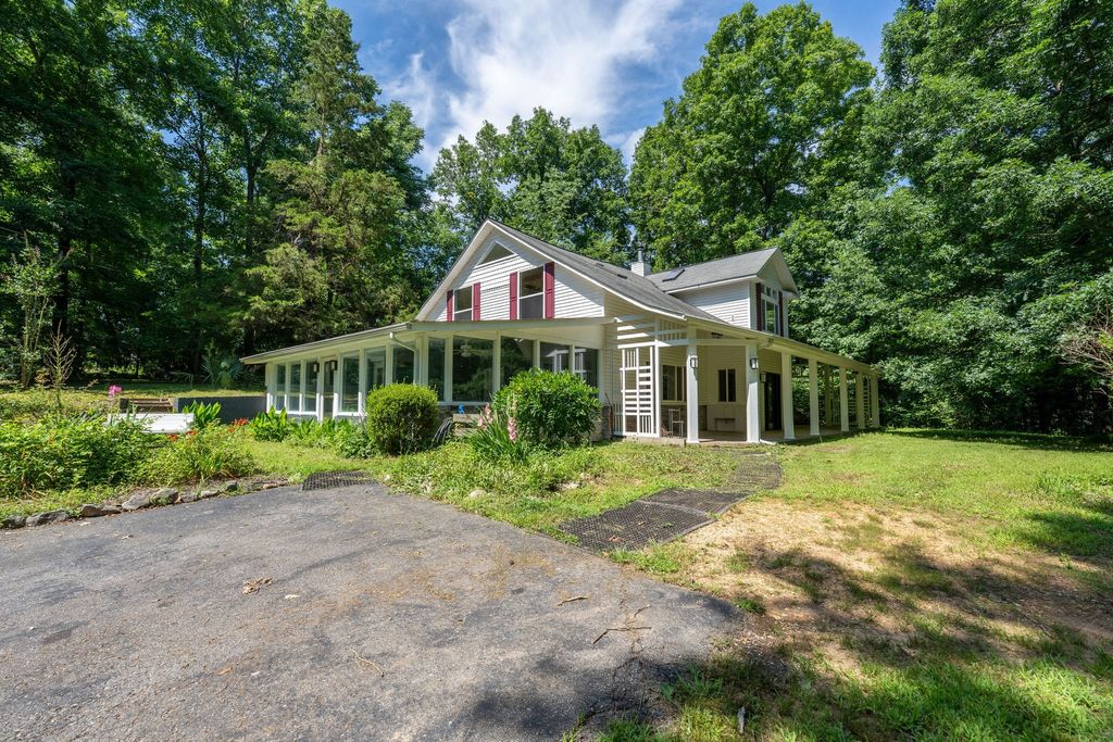 265 Roanoke Creek Rd, Collinwood