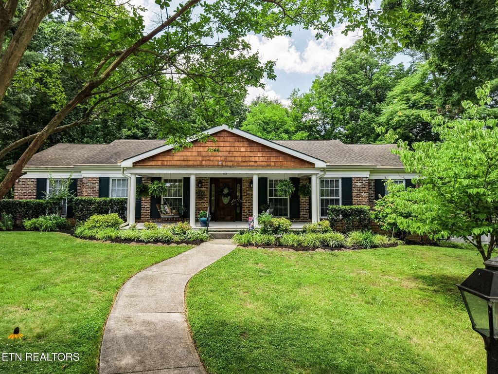 313 Forest Oak Drive, Knoxville