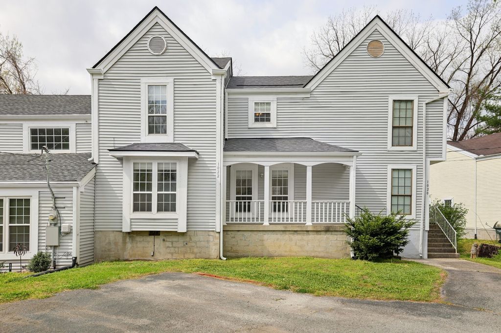 1022 Rachels Square Dr, Hermitage