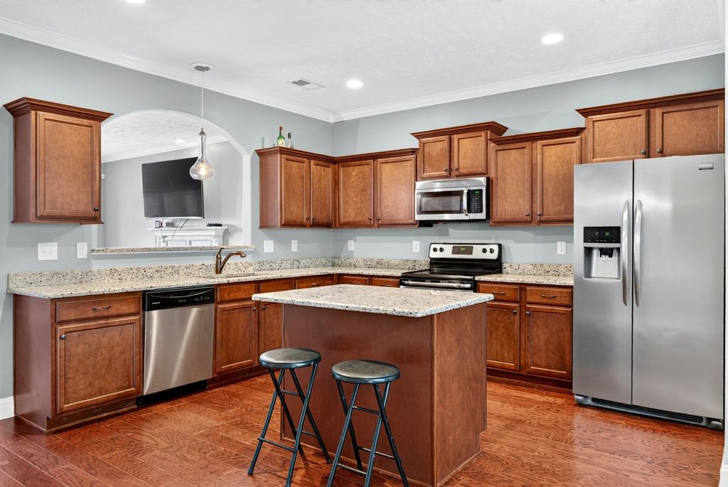 935 Cherry Blossom Ln, Clarksville