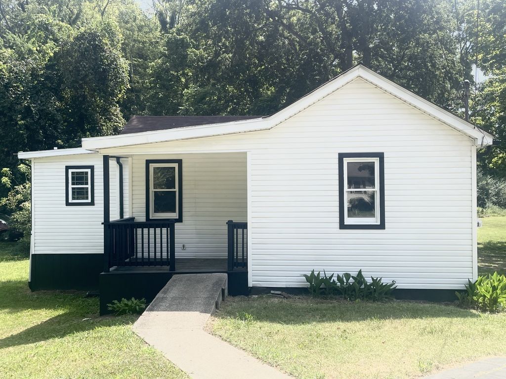 124 Edmondson Ferry Rd, Clarksville