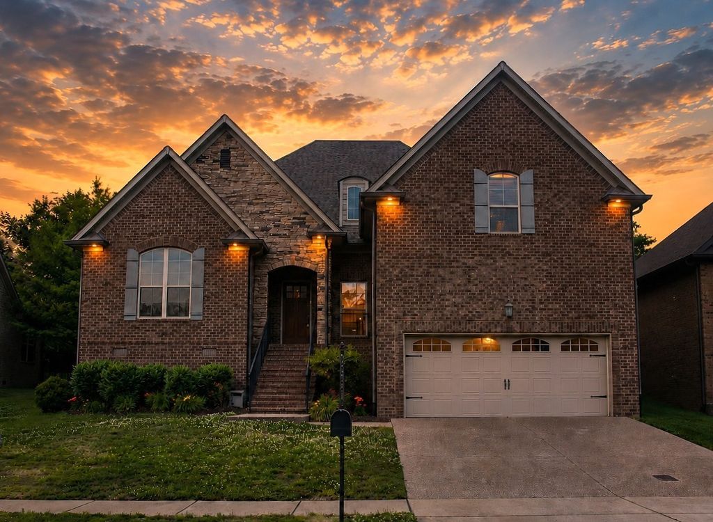 119 Stark Knob Rd, Hendersonville