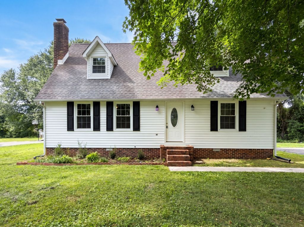 108 Lemont Ln, Tullahoma