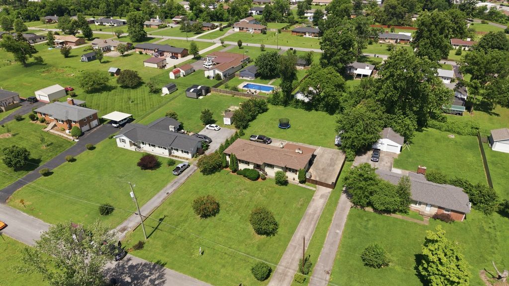 133 Clearview Cir, Hendersonville