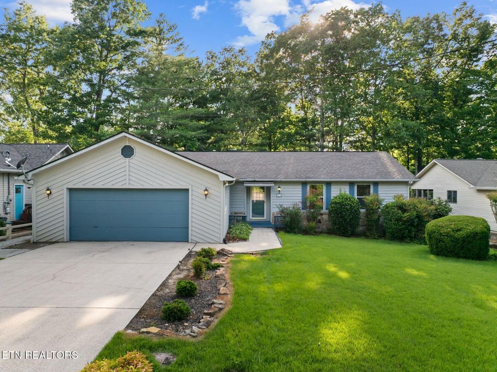 16 Trafalgar Lane, Crossville