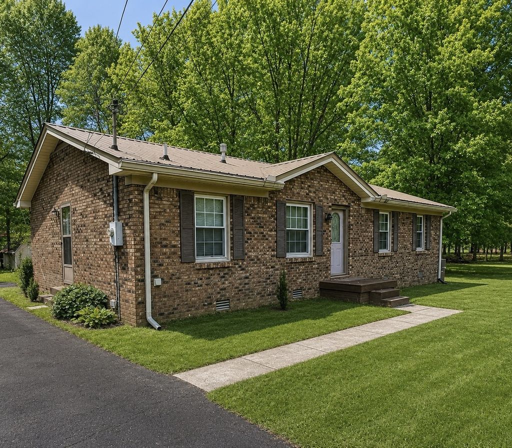 100 Kennel Rd, Dickson