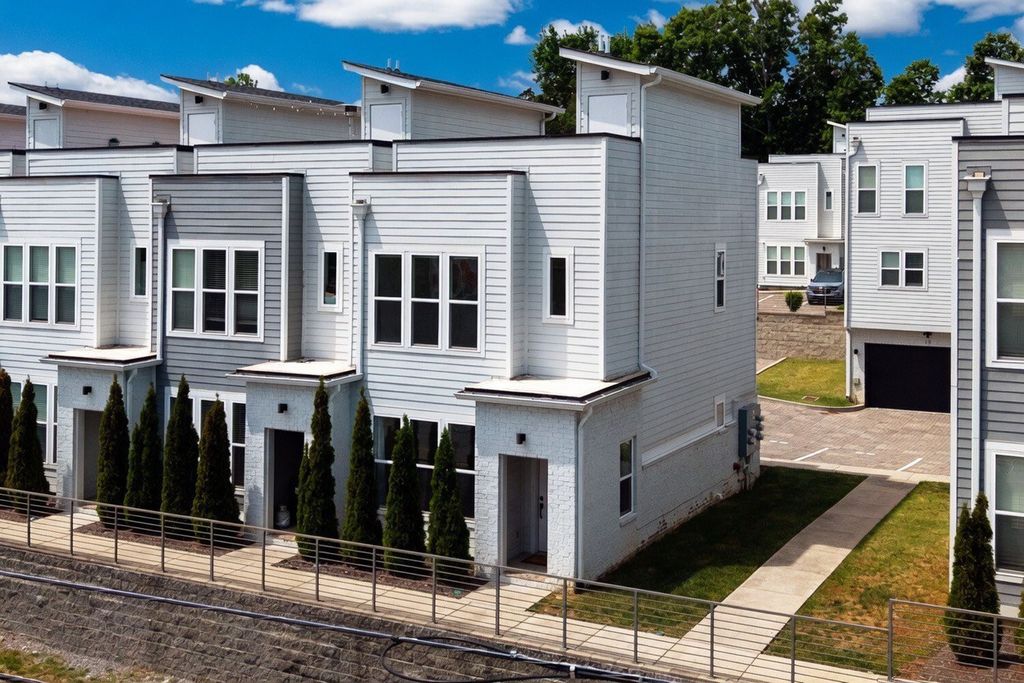 500 Creative Way 22, Madison