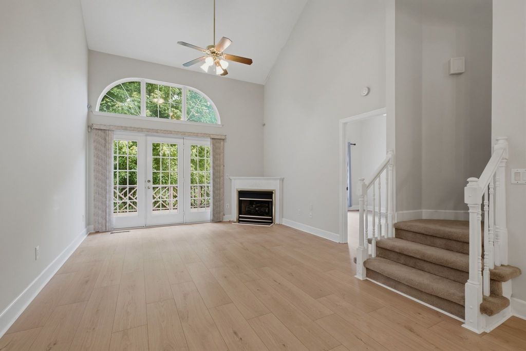 231 Green Harbor Rd 63, Old Hickory