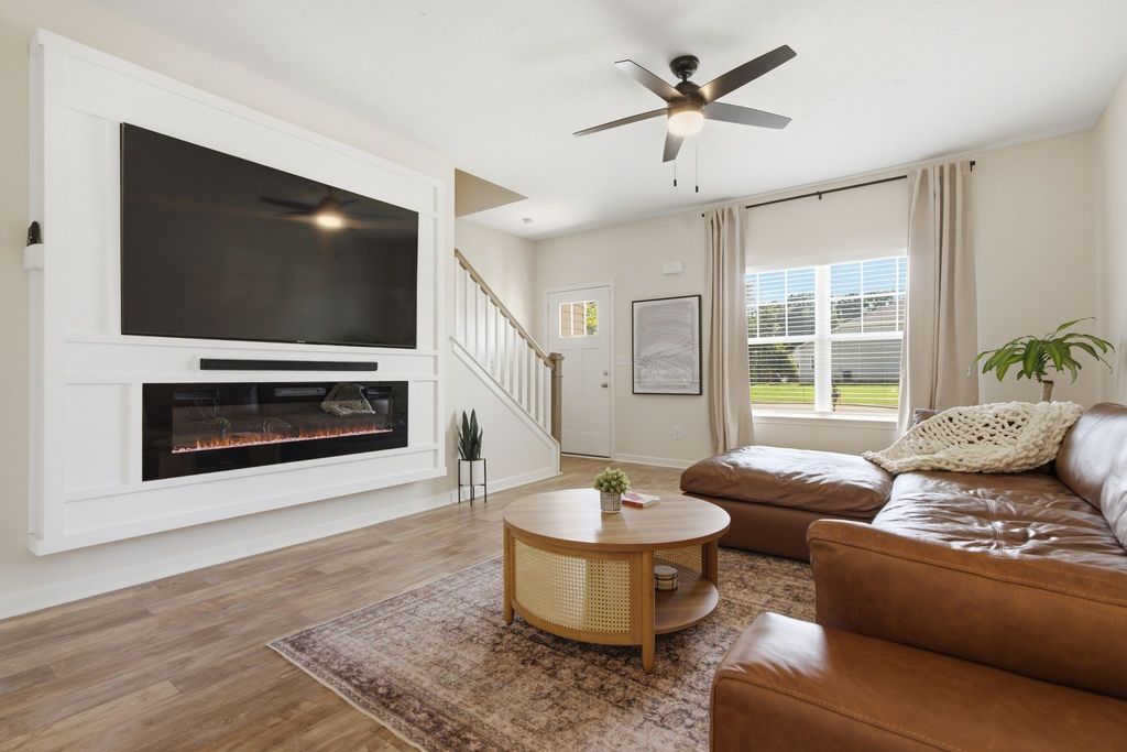 777 Garland Dr, Hermitage