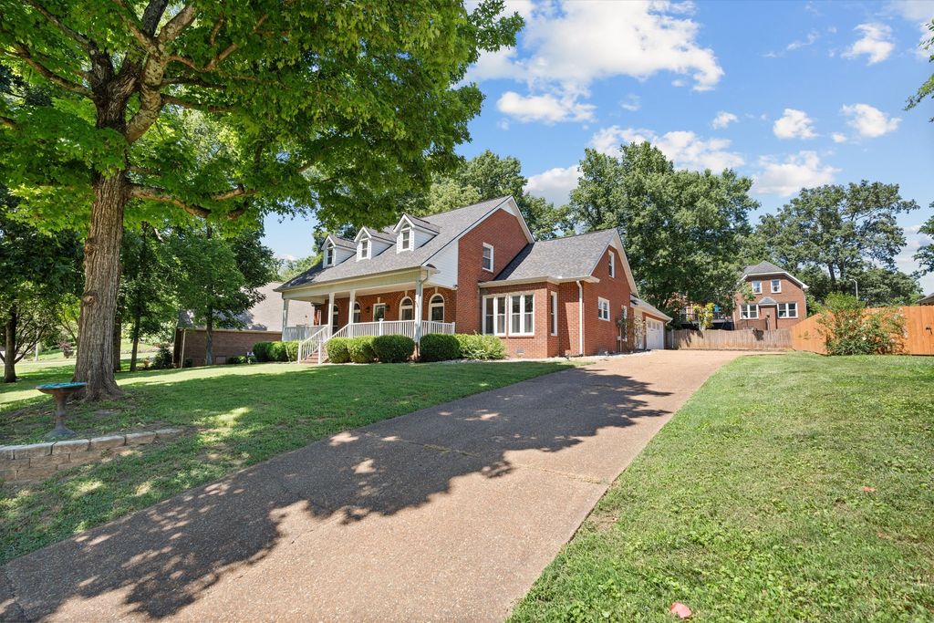 104 Oak Hill Dr, Smyrna