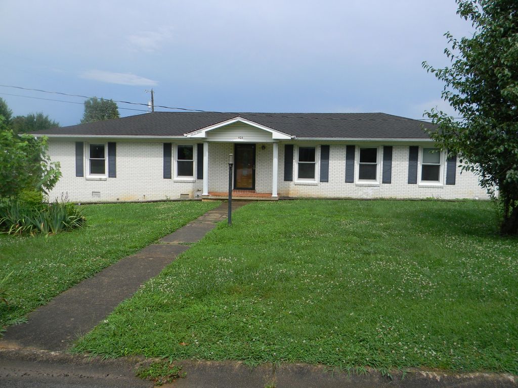 404 Shadow Dr N, Shelbyville