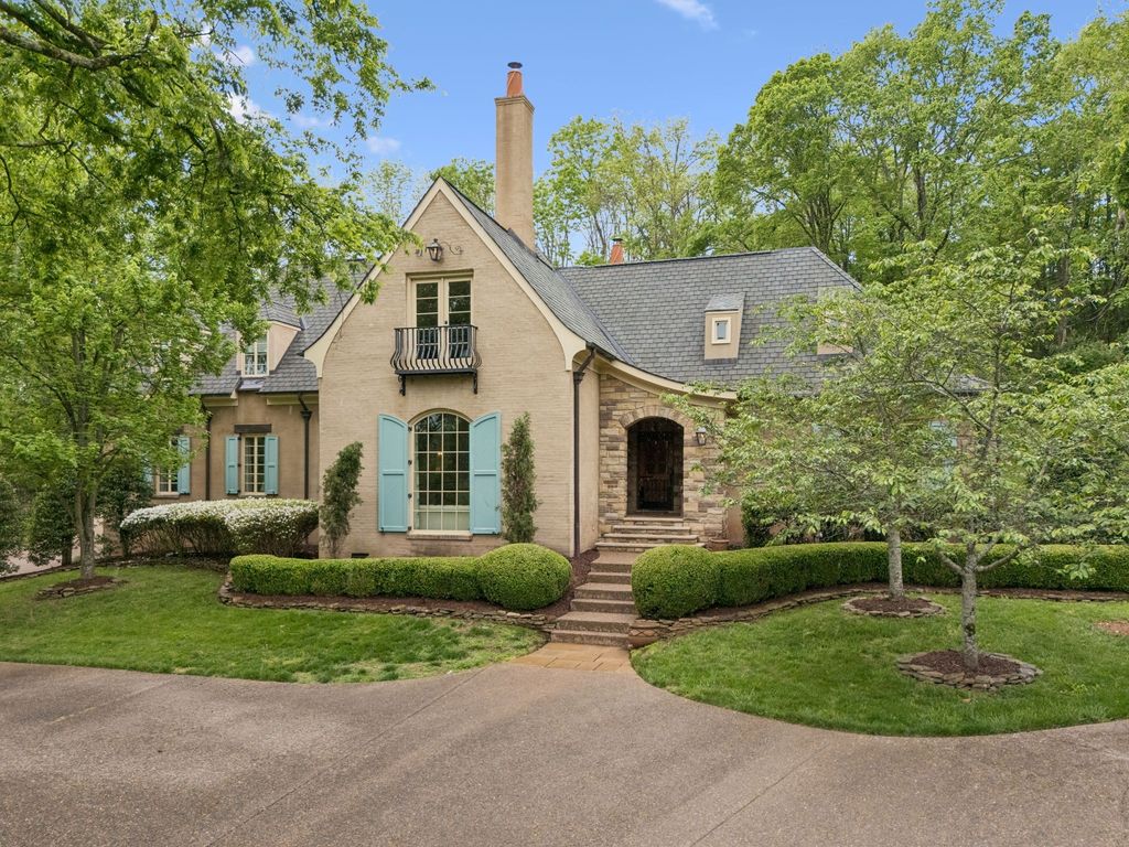 2127 Chickering, Nashville
