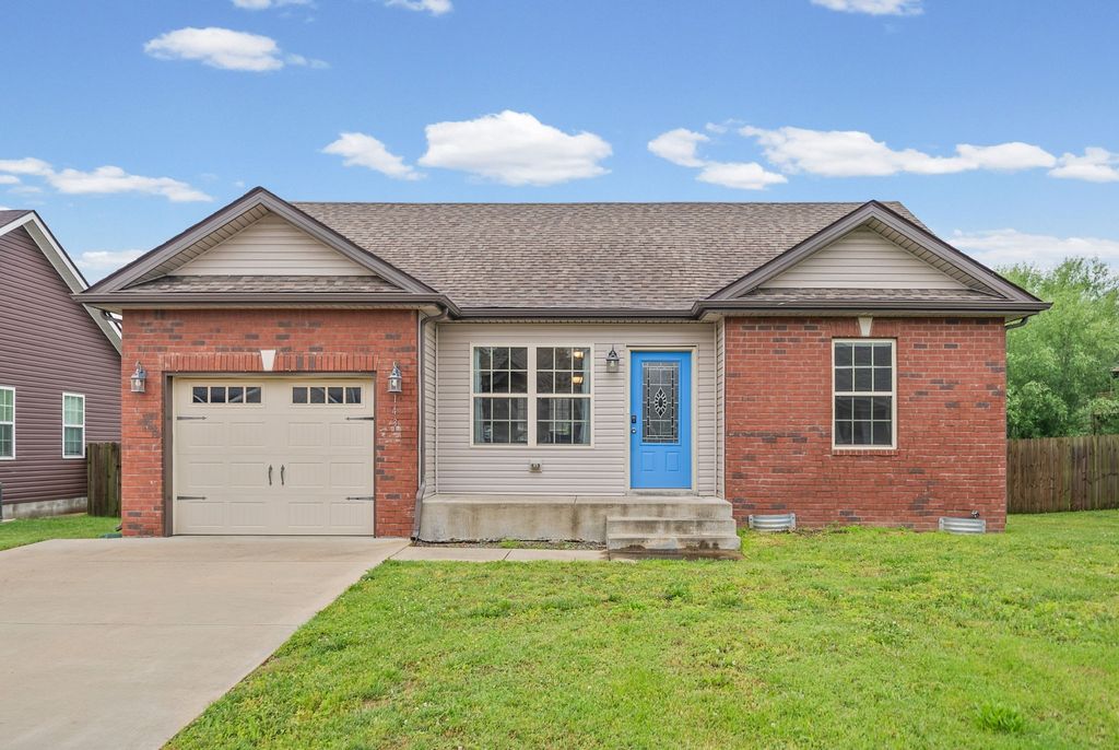 143 Ambridge St, Oak Grove