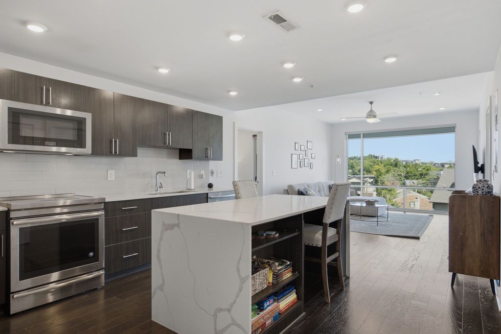 3116 W End Cir 201, Nashville
