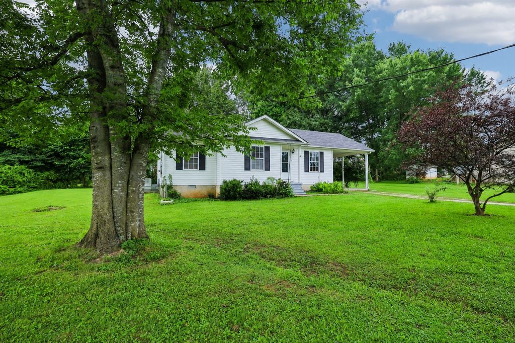 310 Redbud Ln, Unionville