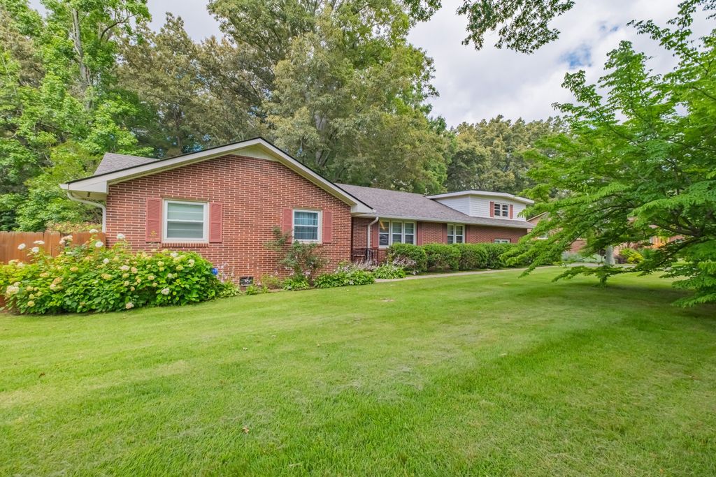 101 Crestwood Dr, Tullahoma