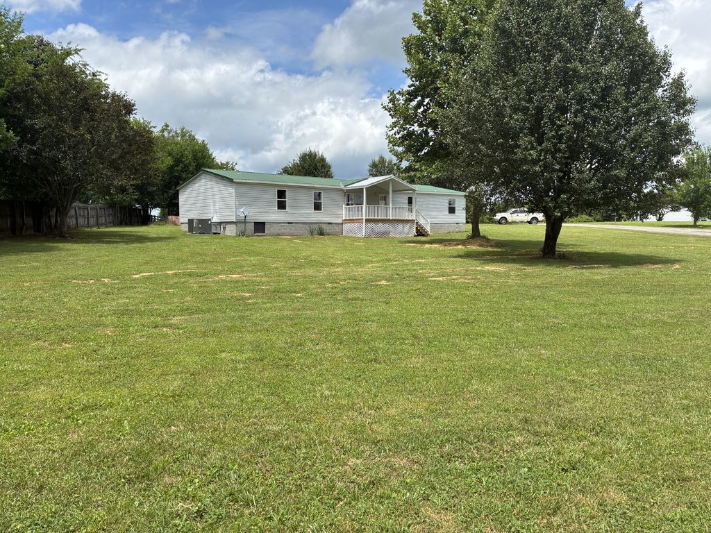11 Sunrise Dr, Lawrenceburg