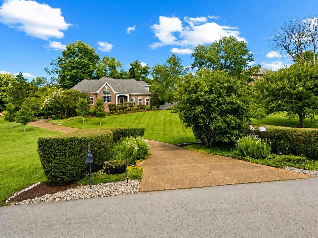1906 Green Hills Blvd, Franklin
