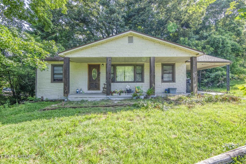 325 W Hills Drive, Lenoir City