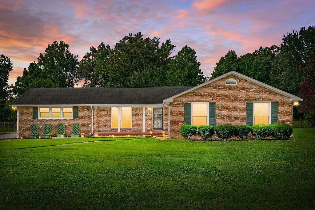 2154 N Meadow Dr, Clarksville