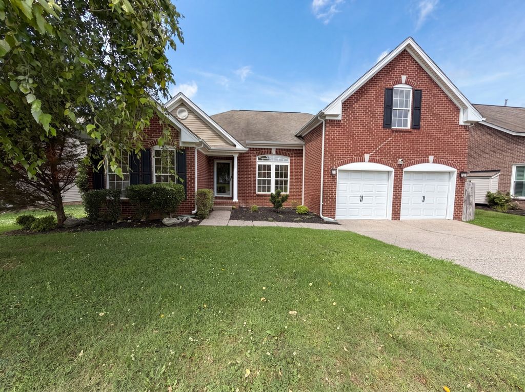 1027 Countess Ln, Spring Hill