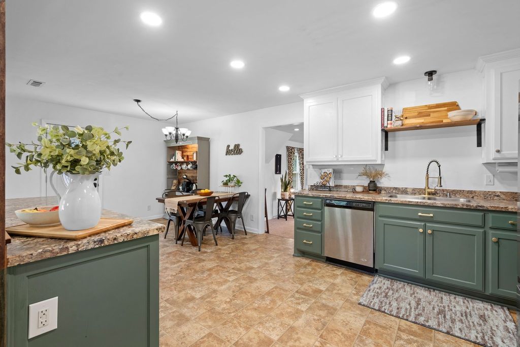 105 Billy Robb St, Greenbrier